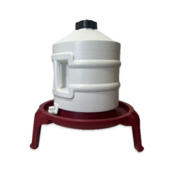 Napáječka na nožičkách 12L - barelová